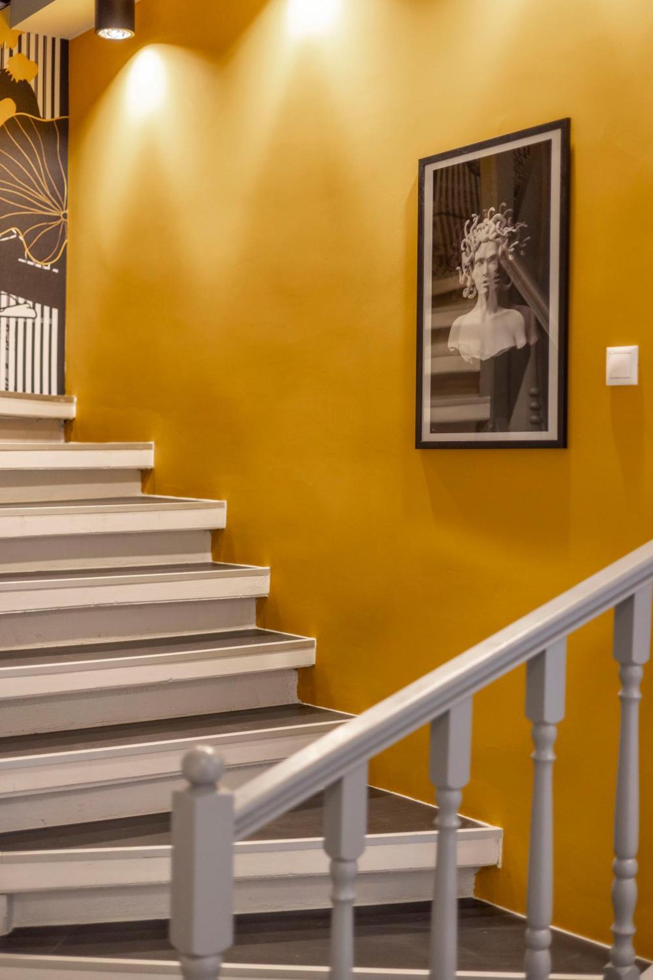 Apartment Artsy Nest Downtown Next To New York Palace